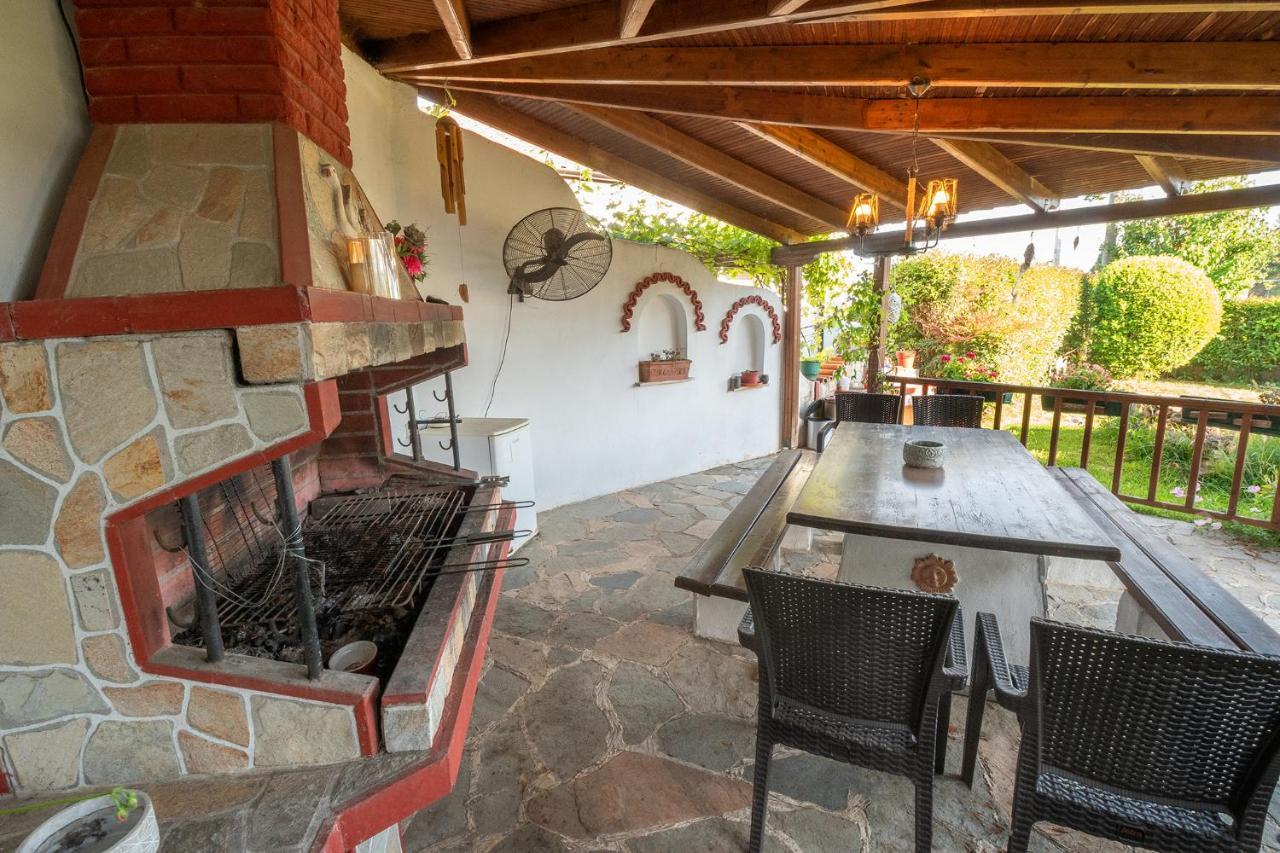 Hara Apartments Chrysoupolis Экстерьер фото